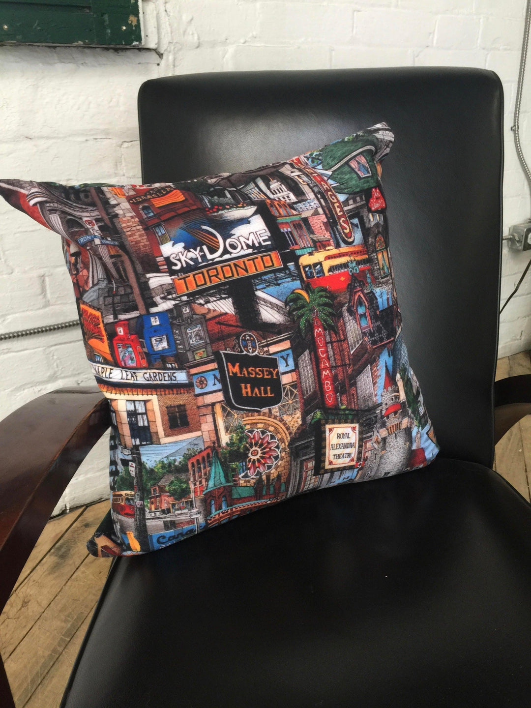 Toronto Gifts Inventory Clearance | Totally Toronto Art Inc. 